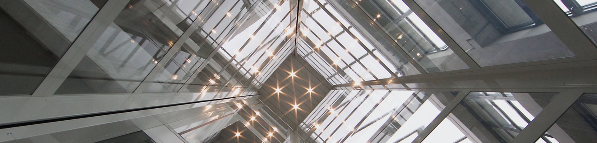 2-header-homepage-liftschacht.jpg 2-header-homepage-liftschacht.jpg